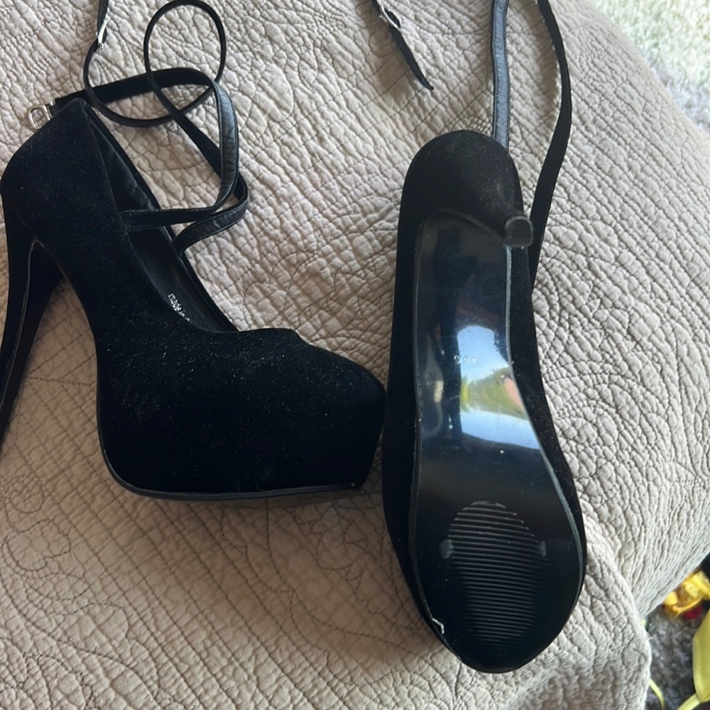 Platform black